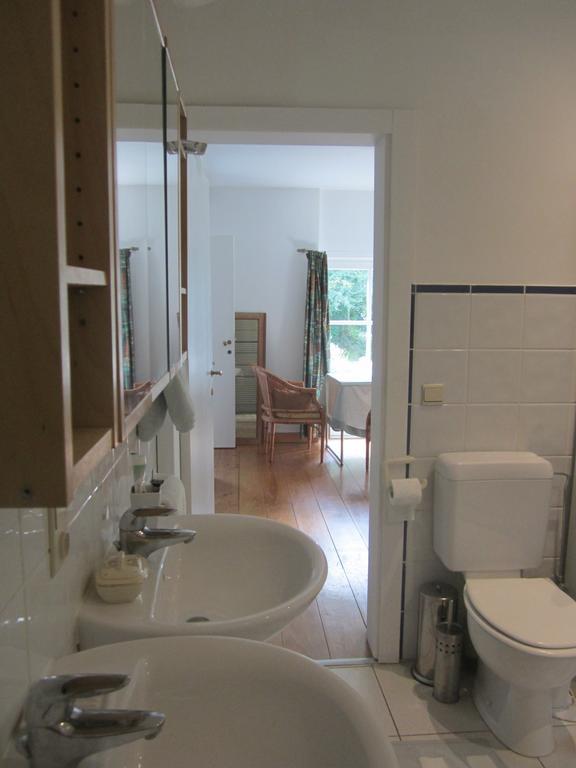 Maison De Blanche Neige Court-Saint-Etienne 外观 照片